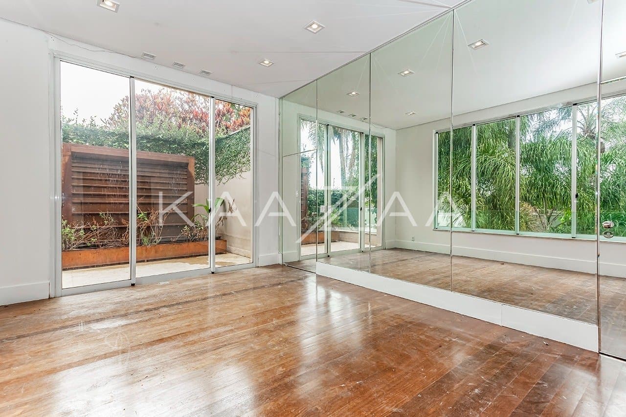 Vista verde, arquitetura moderna e janelões. Casa no Jardim Guelada! - Foto 10