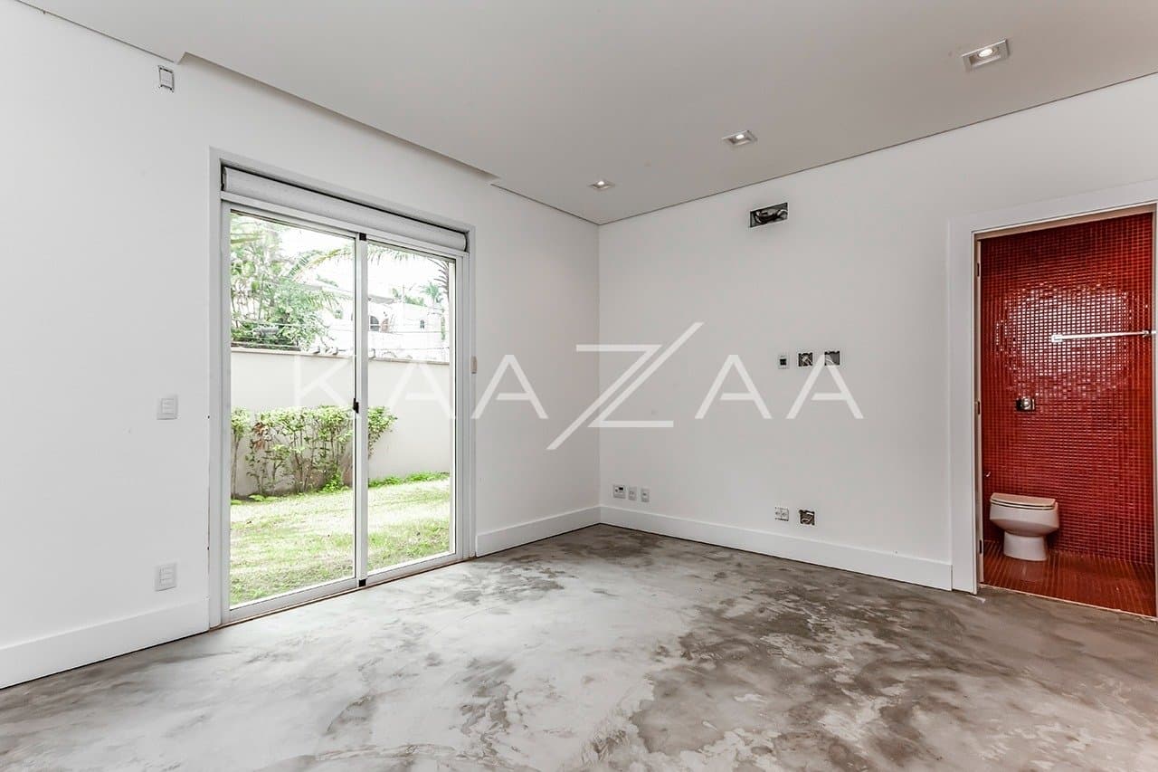 Vista verde, arquitetura moderna e janelões. Casa no Jardim Guelada! - Foto 18