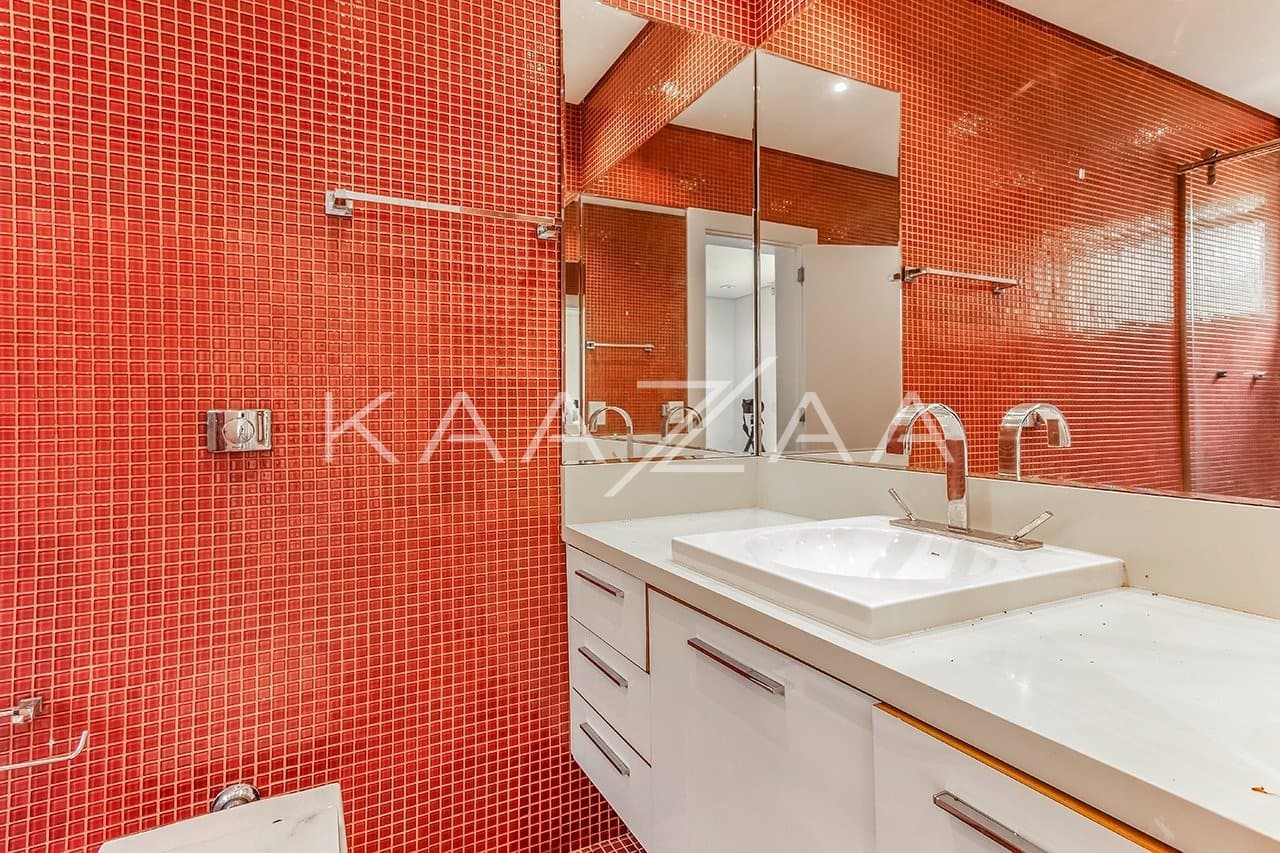 Vista verde, arquitetura moderna e janelões. Casa no Jardim Guelada! - Foto 19