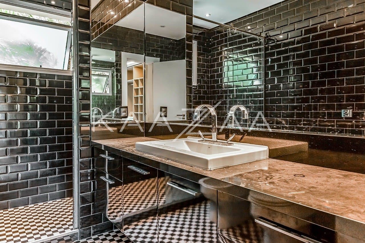 Vista verde, arquitetura moderna e janelões. Casa no Jardim Guelada! - Foto 21