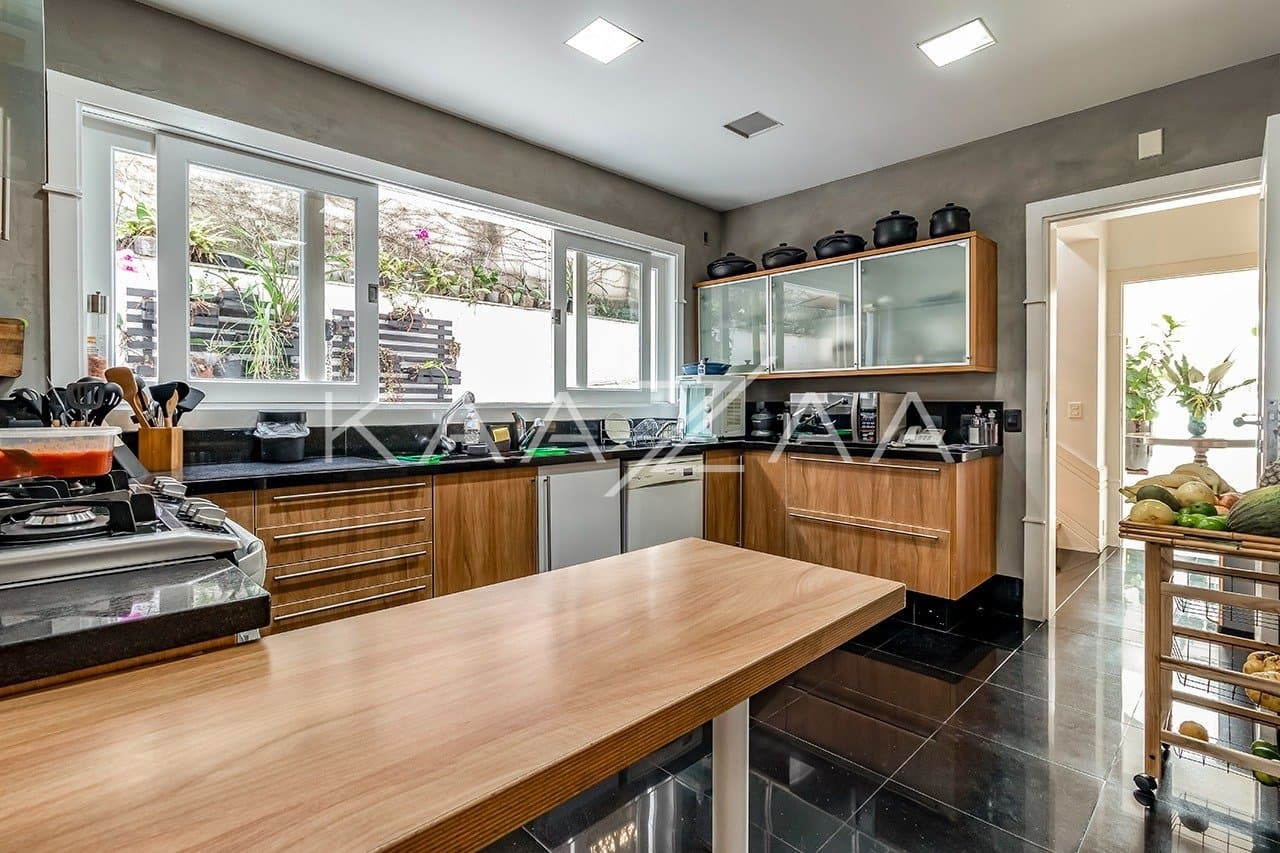 Entre o clássico e o moderno, o tom perfeito da elegância. Casa no Jardim Guedala. - Foto 17