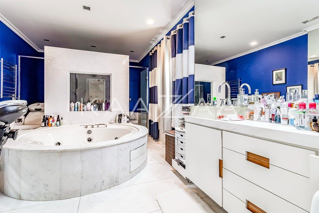 Entre o clássico e o moderno, o tom perfeito da elegância. Casa no Jardim Guedala. - Foto 20