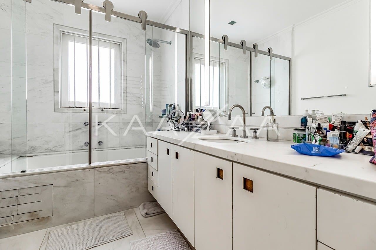 Entre o clássico e o moderno, o tom perfeito da elegância. Casa no Jardim Guedala. - Foto 22