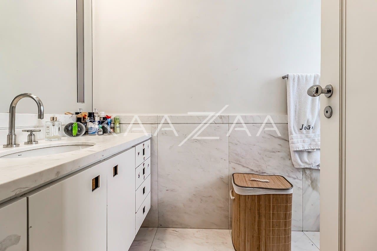 Entre o clássico e o moderno, o tom perfeito da elegância. Casa no Jardim Guedala. - Foto 24