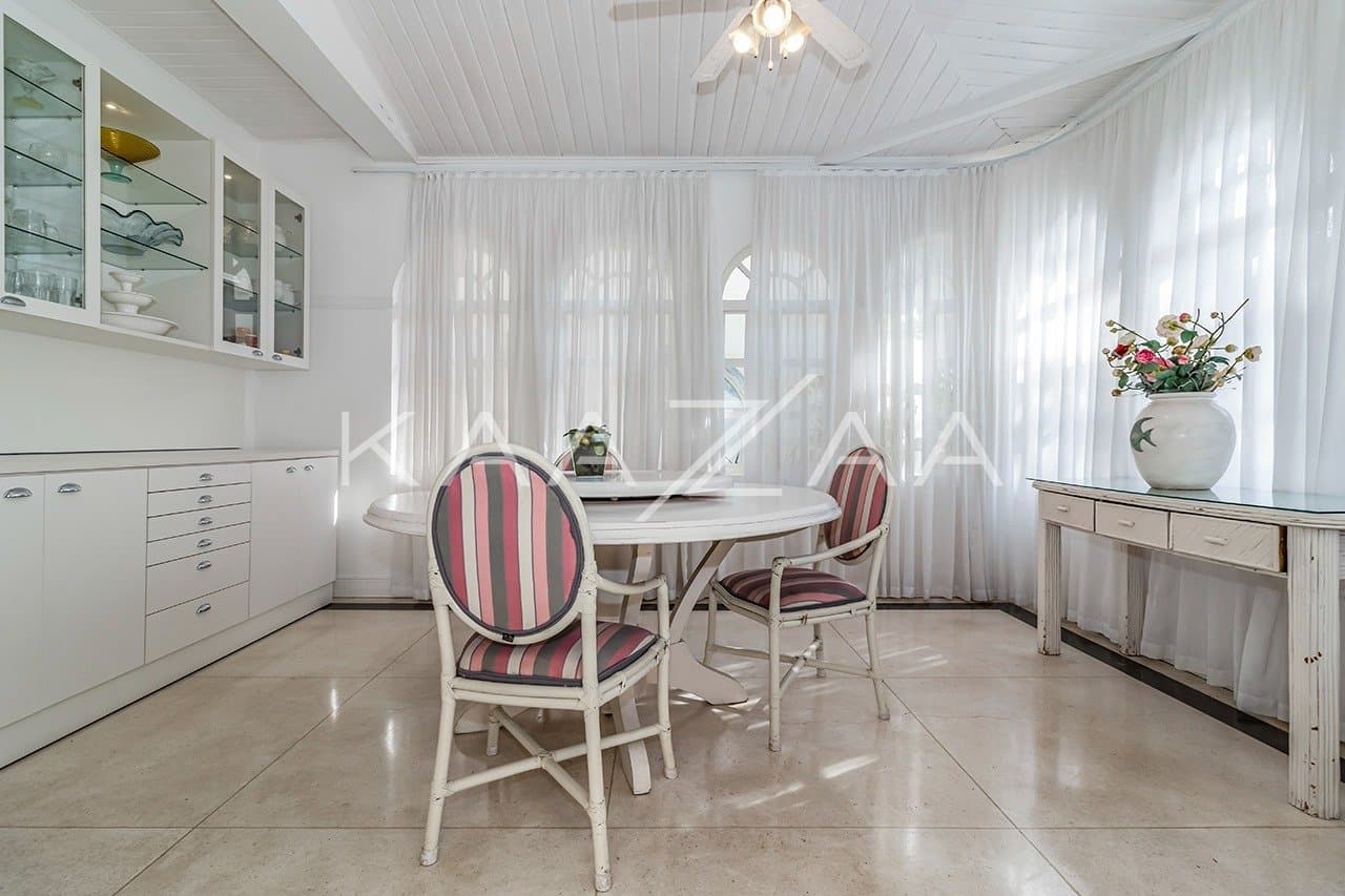 Deliciosa casa clássica, iluminada e ampla, no sossego da Cidade Jardim. - Foto 16