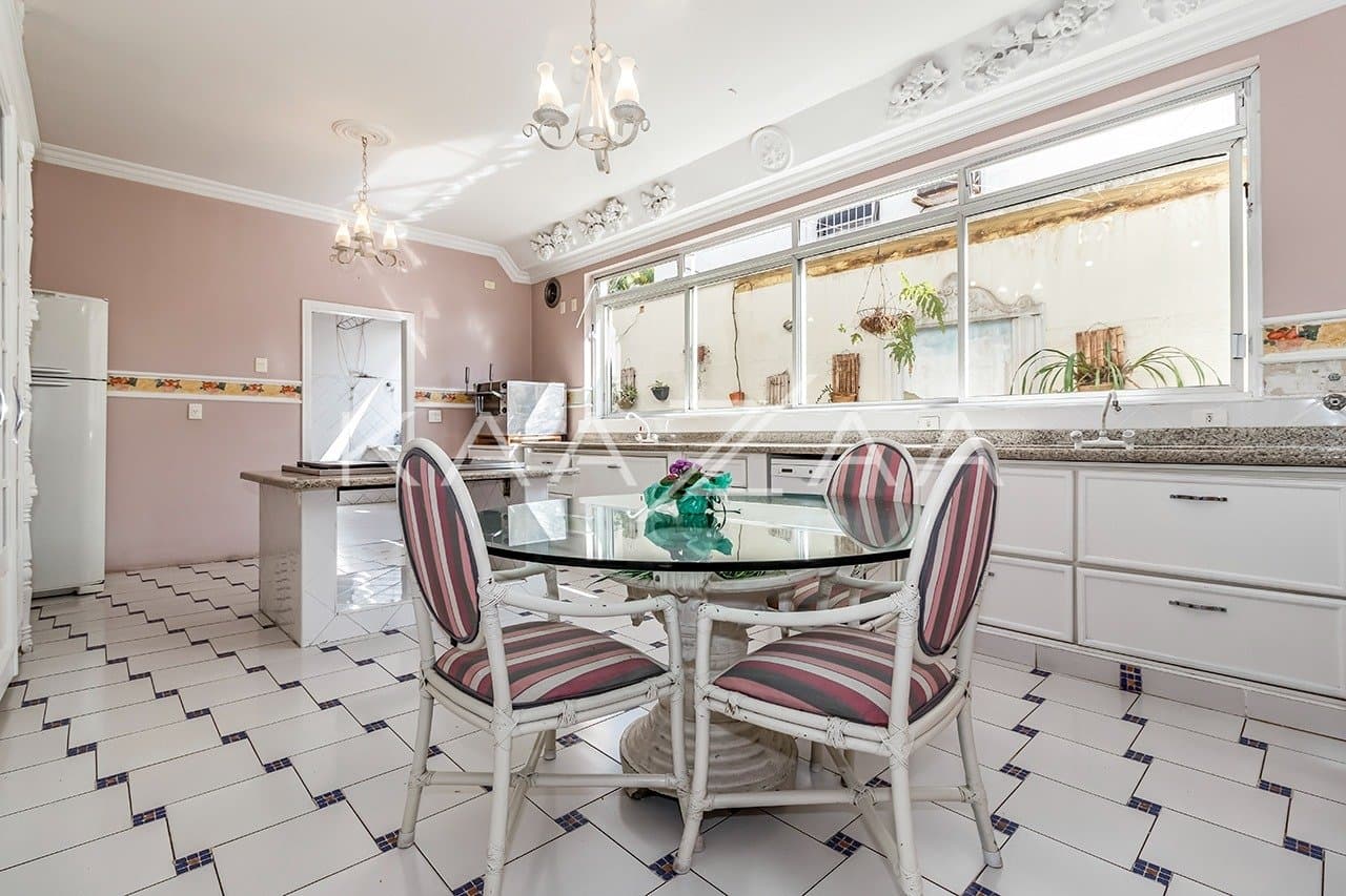 Deliciosa casa clássica, iluminada e ampla, no sossego da Cidade Jardim. - Foto 17