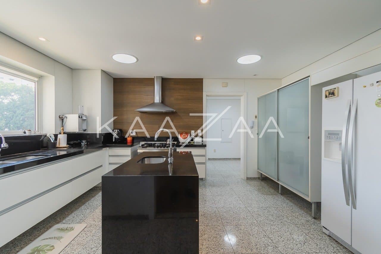 Amplitude e bem estar, neste apartamento com 5 suítes e 468m² em Moema. - Foto 13