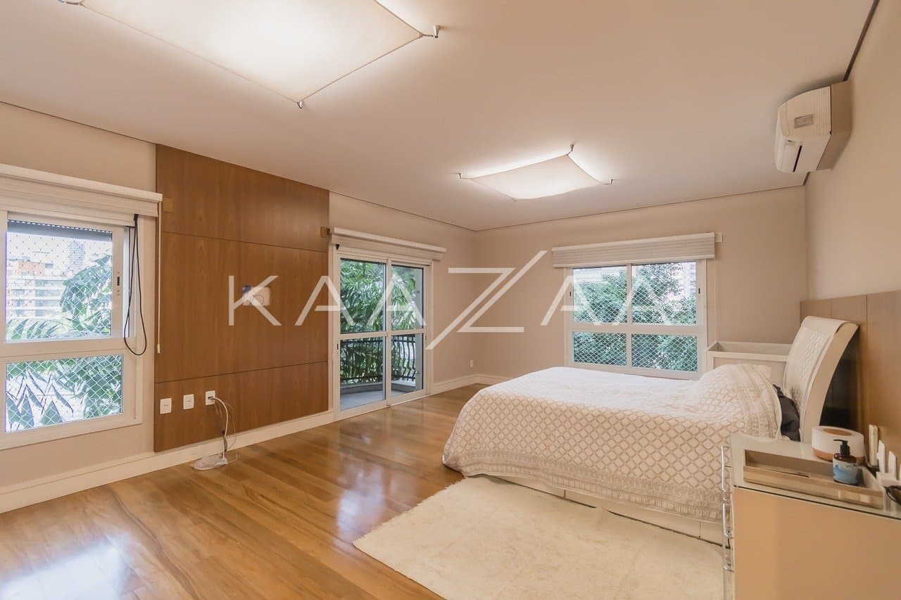 Amplitude e bem estar, neste apartamento com 5 suítes e 468m² em Moema. - Foto 15