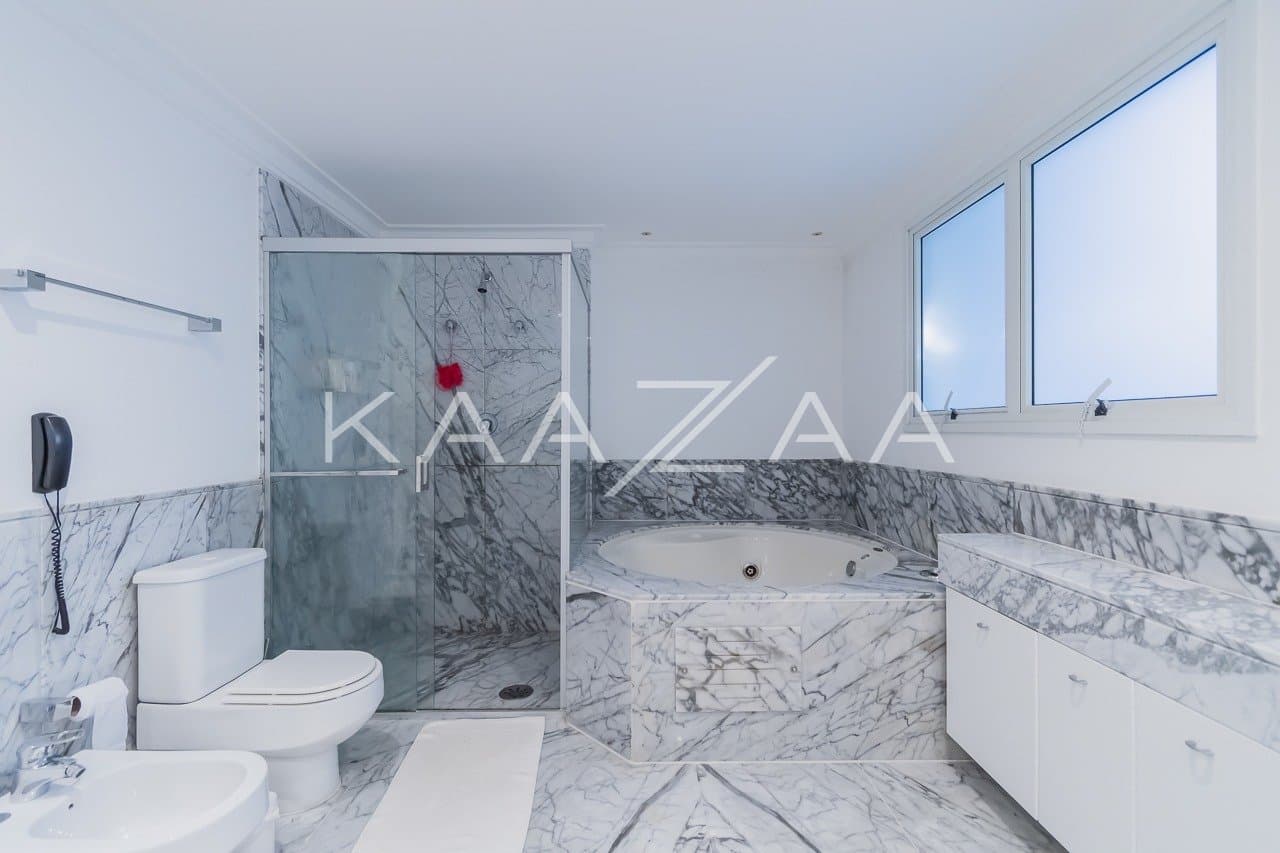 Amplitude e bem estar, neste apartamento com 5 suítes e 468m² em Moema. - Foto 16