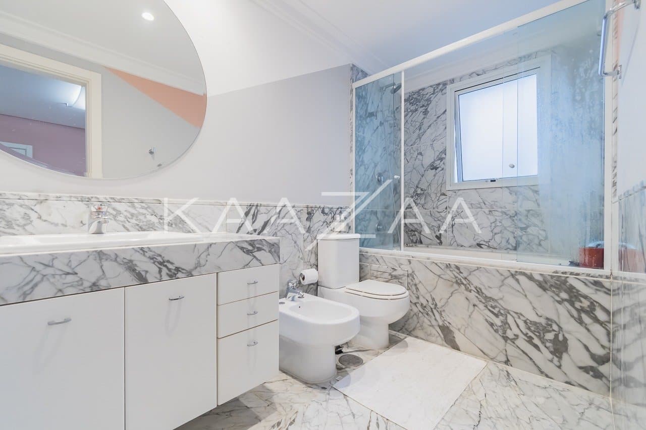 Amplitude e bem estar, neste apartamento com 5 suítes e 468m² em Moema. - Foto 18