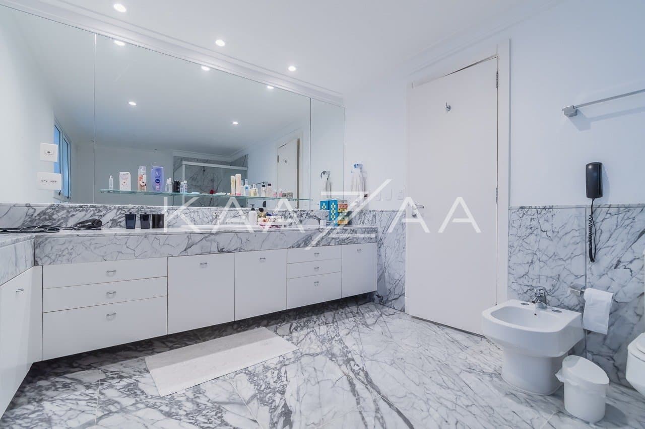 Amplitude e bem estar, neste apartamento com 5 suítes e 468m² em Moema. - Foto 22