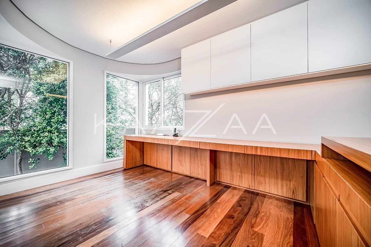 Que tal viver rodeado de muito verde em plena cidade grande? Esta casa no Jardim Lusitânia pode te proporcionar isso. - Foto 22