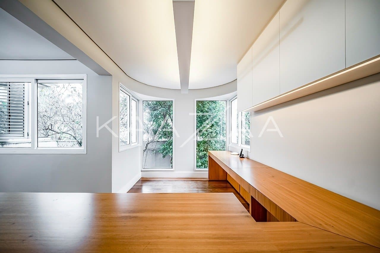 Que tal viver rodeado de muito verde em plena cidade grande? Esta casa no Jardim Lusitânia pode te proporcionar isso. - Foto 23