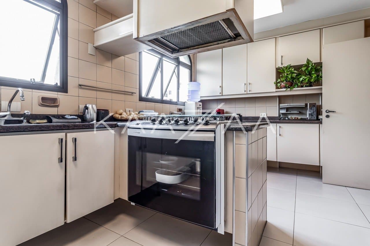 No coração dos Jardins, possibilidades se abrem em um apartamento nobre e funcional. - Foto 12