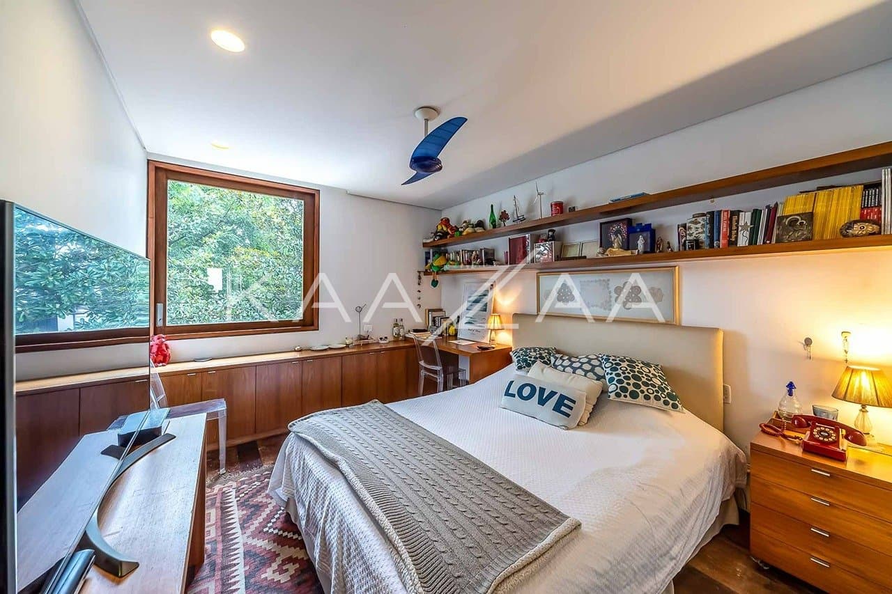 Casa apaixonante, que aproveita materiais naturais em seu projeto de ponta no Jardim Paulistano. - Foto 17