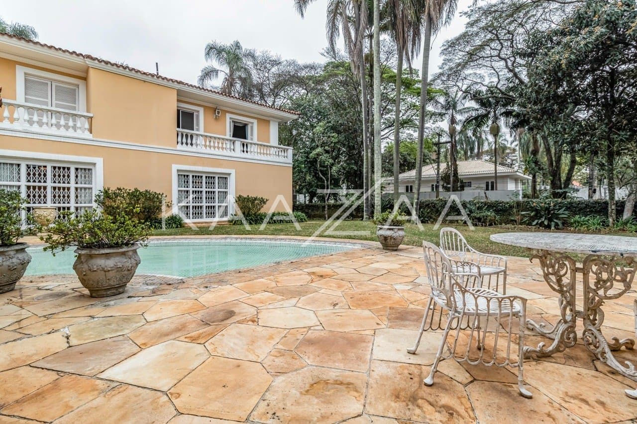 Casa clássica na Cidade Jardim com 4 suítes, piscina e terreno delicioso. - Foto 1
