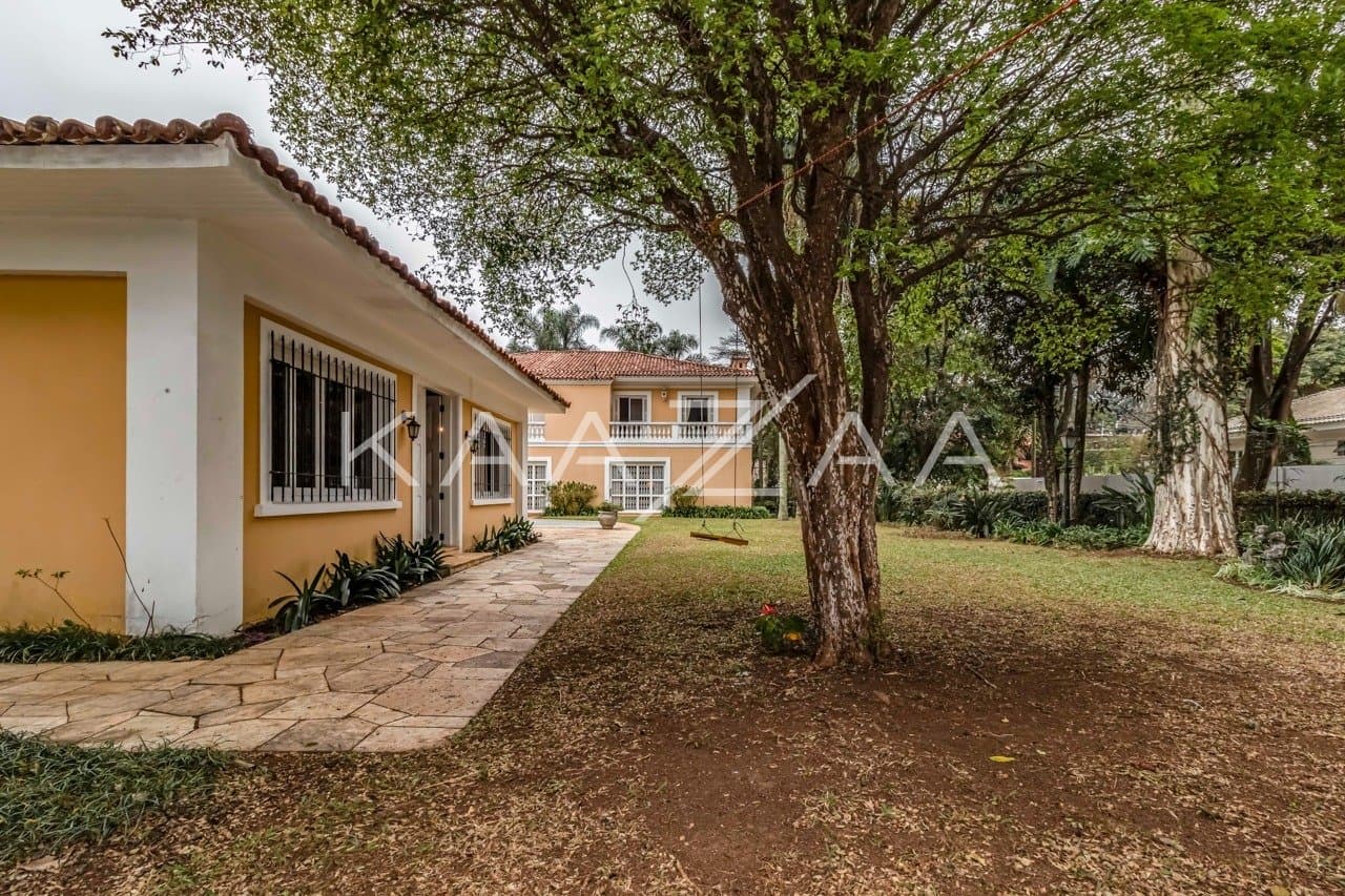 Casa clássica na Cidade Jardim com 4 suítes, piscina e terreno delicioso. - Foto 4