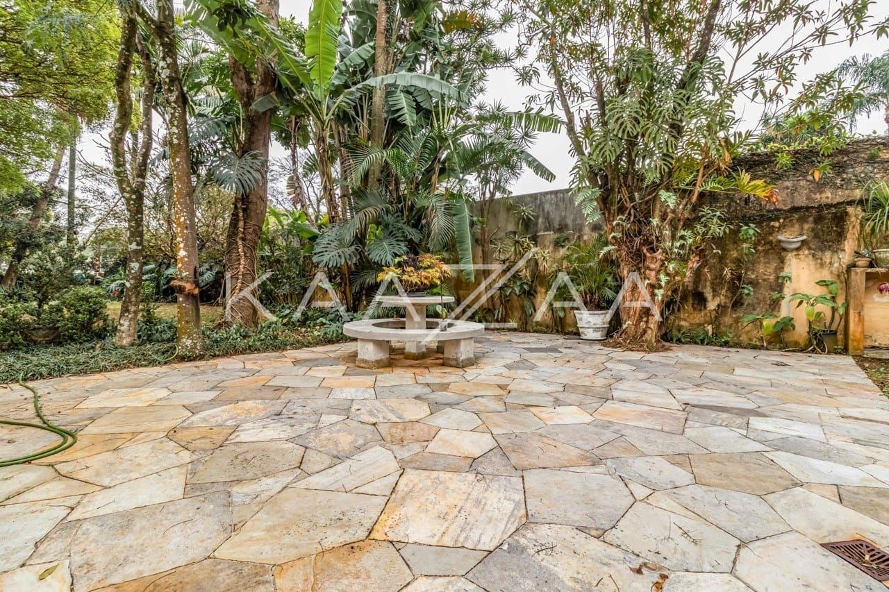 Casa clássica na Cidade Jardim com 4 suítes, piscina e terreno delicioso. - Foto 5