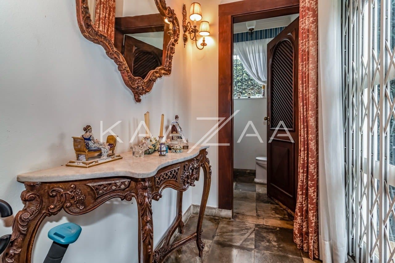 Casa clássica na Cidade Jardim com 4 suítes, piscina e terreno delicioso. - Foto 13