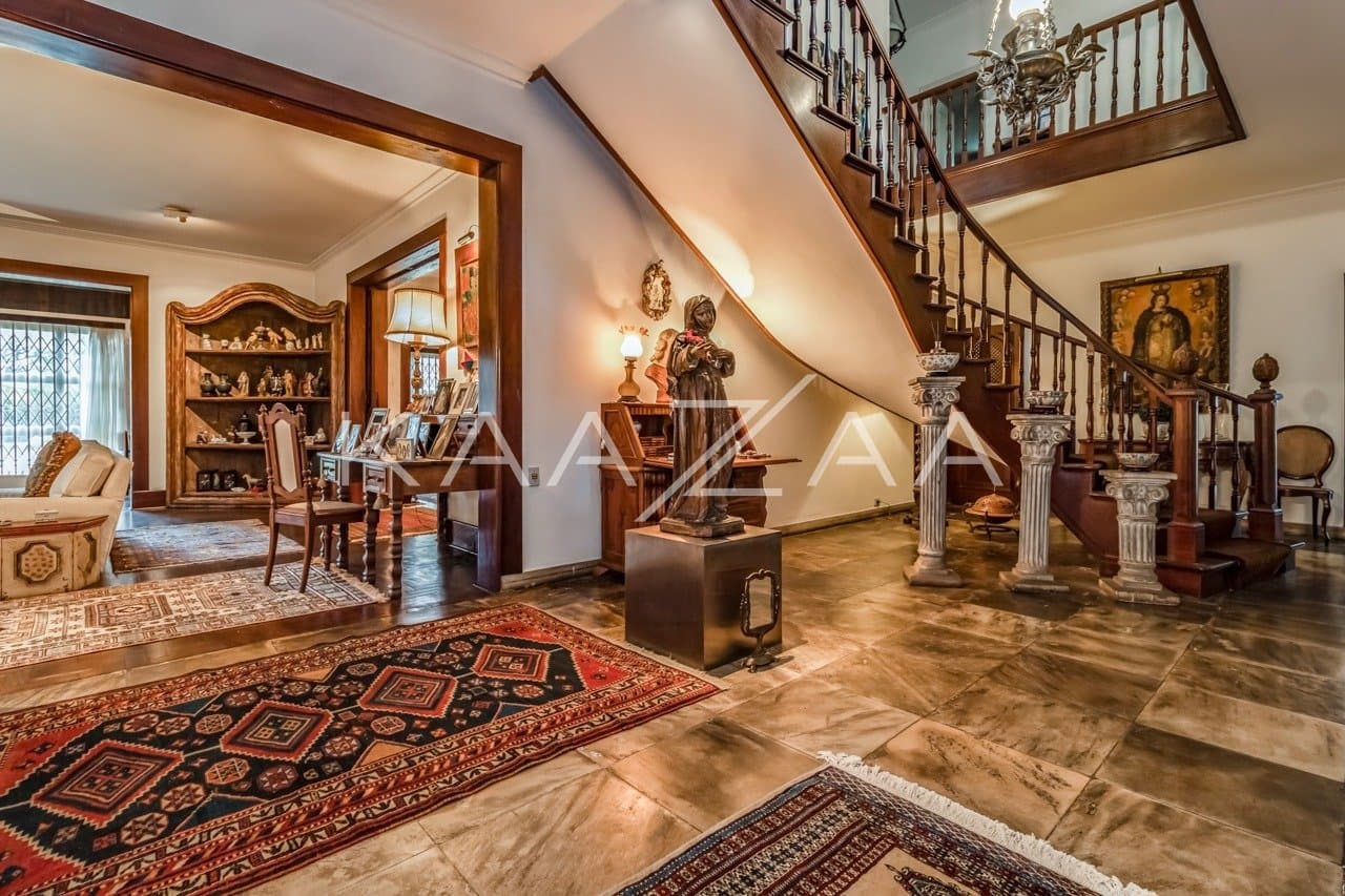 Casa clássica na Cidade Jardim com 4 suítes, piscina e terreno delicioso. - Foto 14