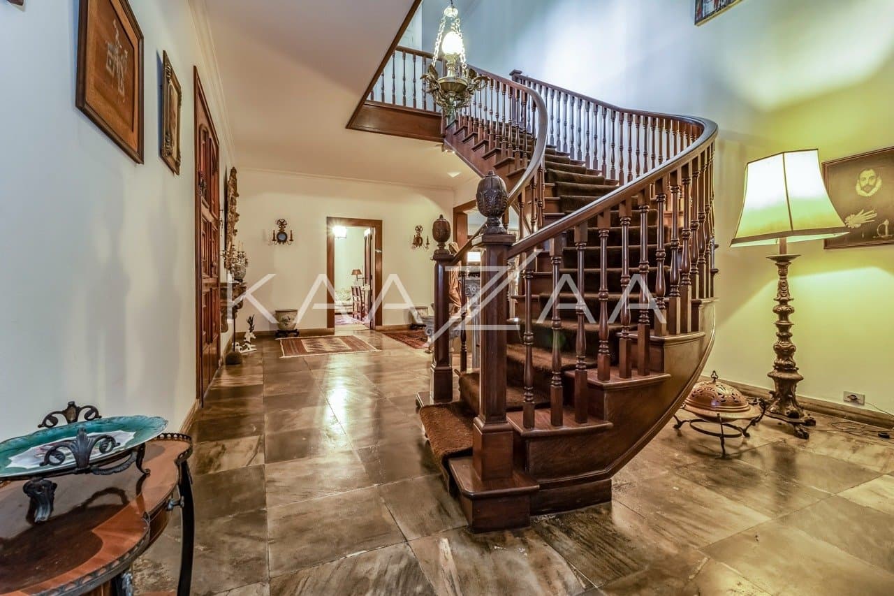 Casa clássica na Cidade Jardim com 4 suítes, piscina e terreno delicioso. - Foto 15