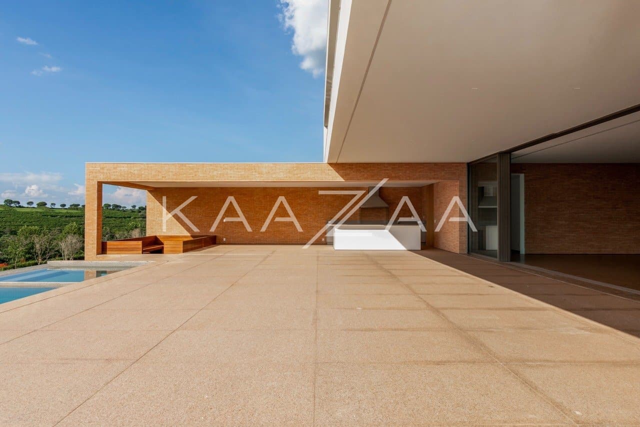 Casa com arquitetura de autor rodeada pela natureza na Quinta da Baroneza. - Foto 2