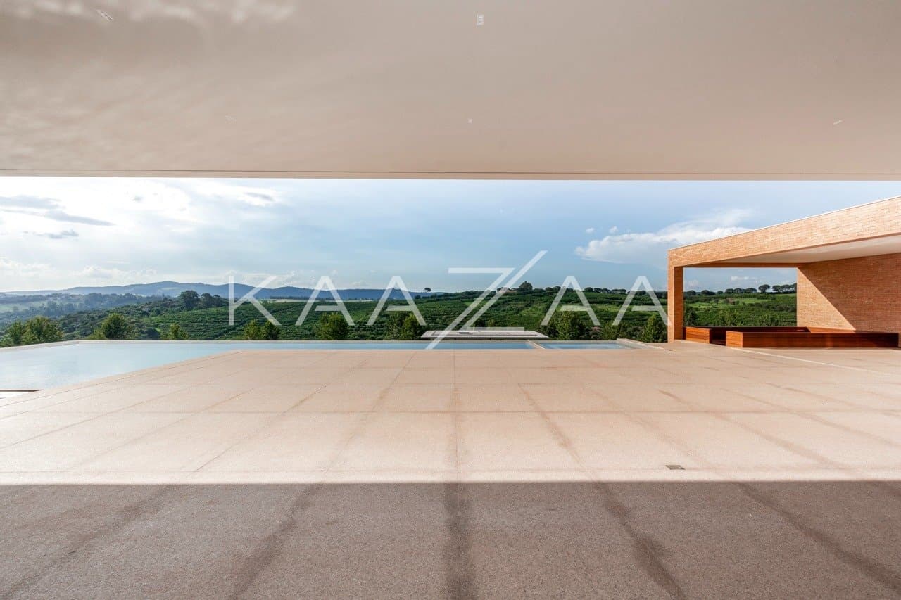 Casa com arquitetura de autor rodeada pela natureza na Quinta da Baroneza. - Foto 3