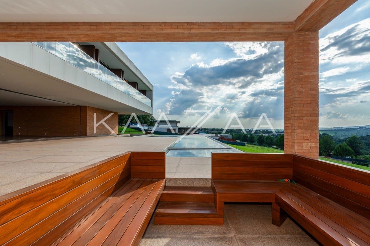 Casa com arquitetura de autor rodeada pela natureza na Quinta da Baroneza. - Foto 6