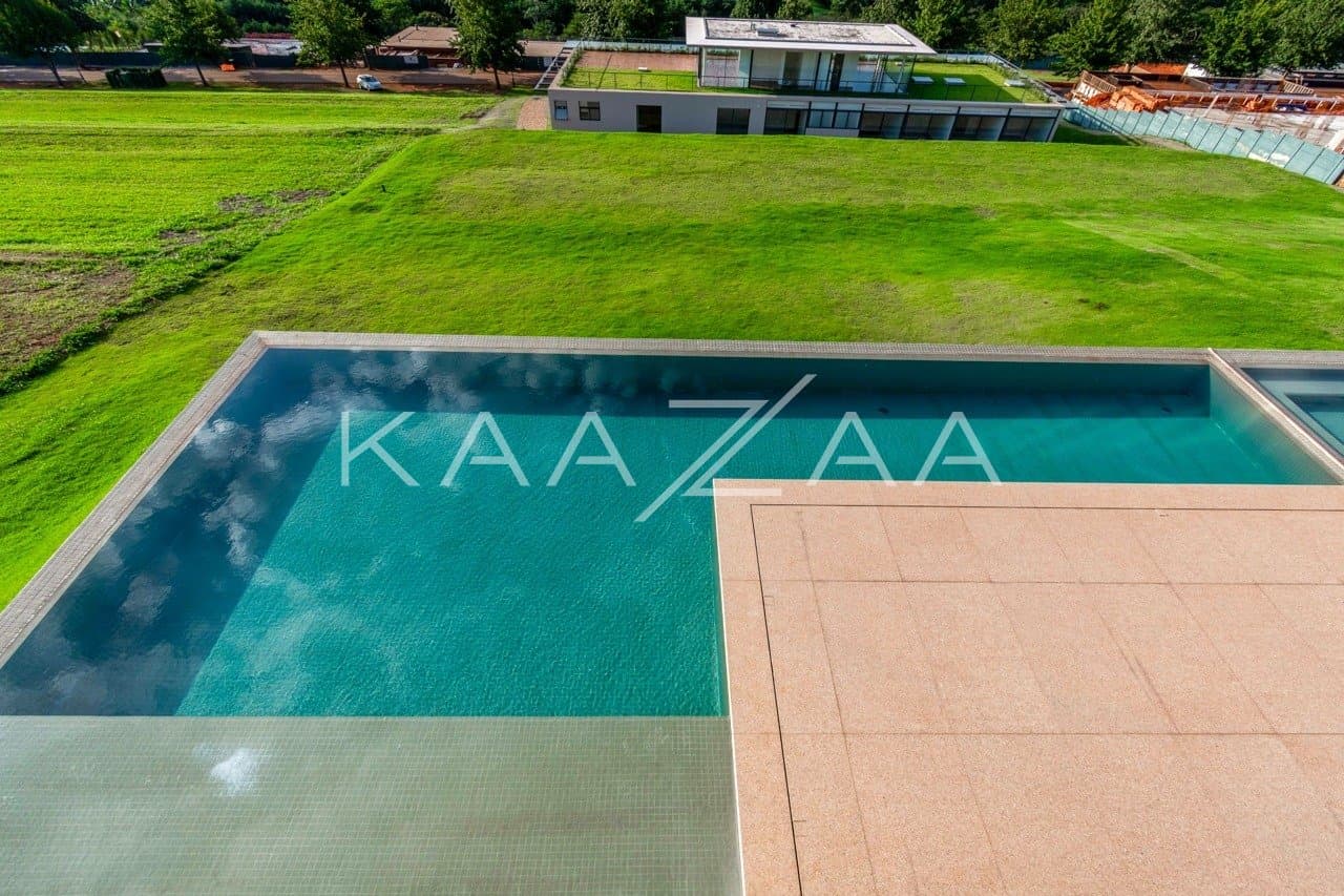 Casa com arquitetura de autor rodeada pela natureza na Quinta da Baroneza. - Foto 25