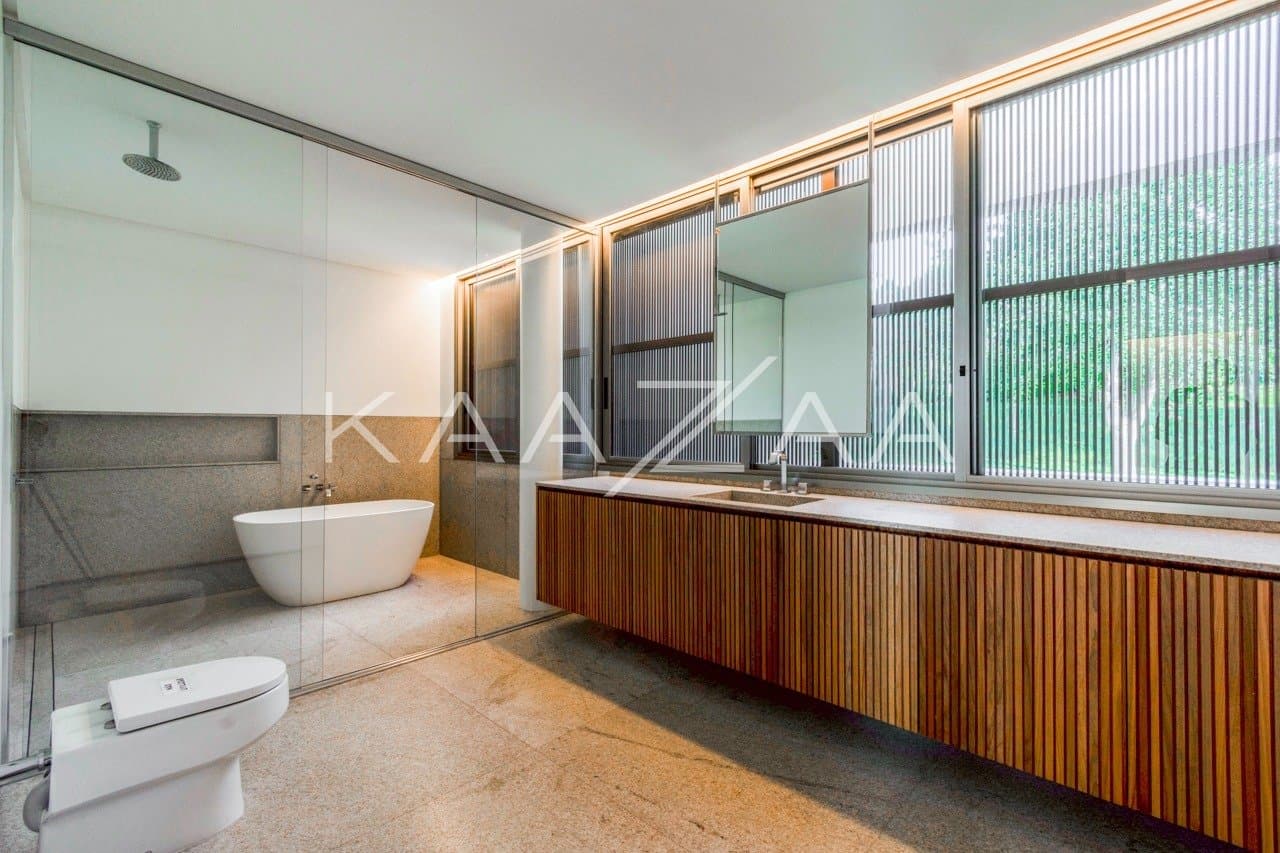 Casa com arquitetura de autor rodeada pela natureza na Quinta da Baroneza. - Foto 26