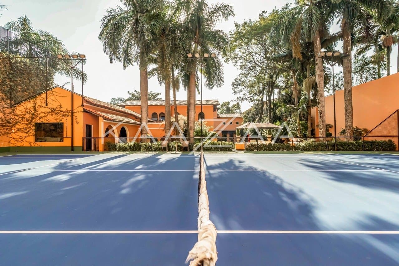 Casa deliciosa com lindo jardim e 4 suítes. Reformada, no Jardim Guedala. - Foto 1