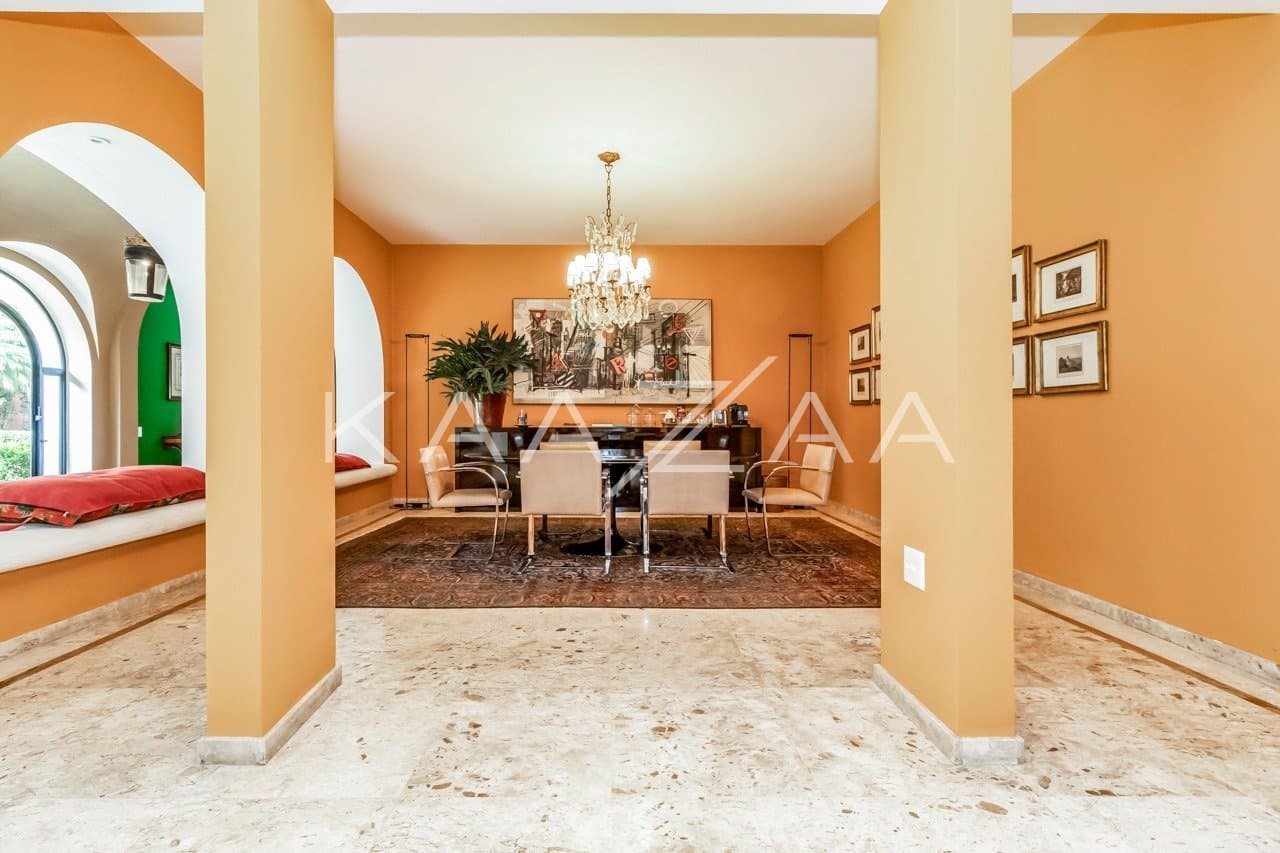 Casa deliciosa com lindo jardim e 4 suítes. Reformada, no Jardim Guedala. - Foto 19