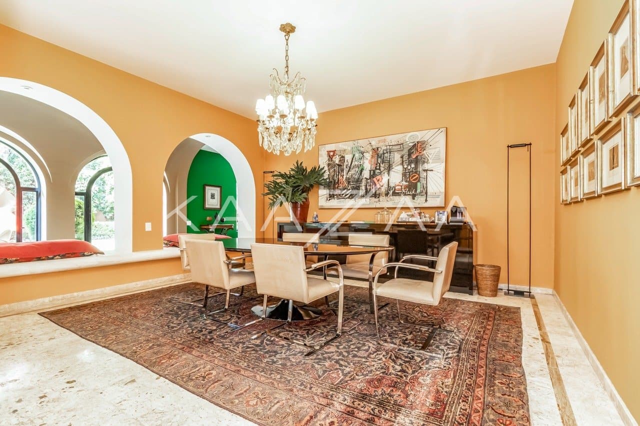 Casa deliciosa com lindo jardim e 4 suítes. Reformada, no Jardim Guedala. - Foto 20