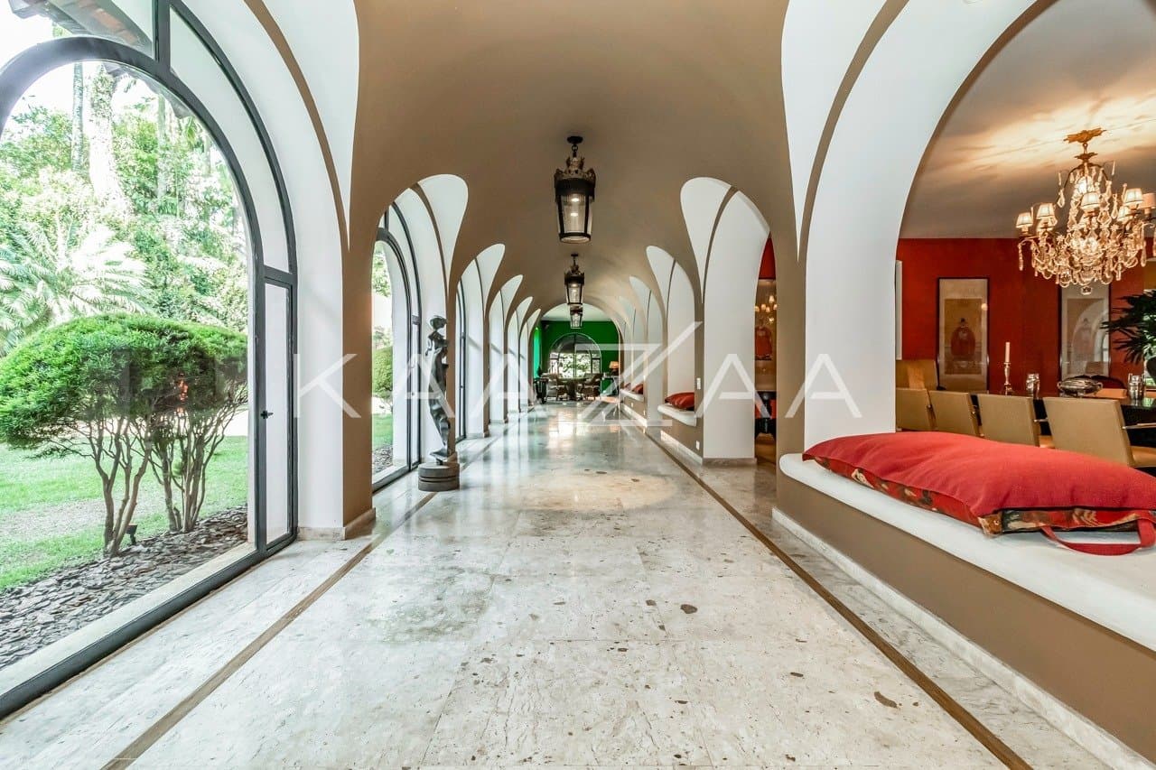 Casa deliciosa com lindo jardim e 4 suítes. Reformada, no Jardim Guedala. - Foto 23