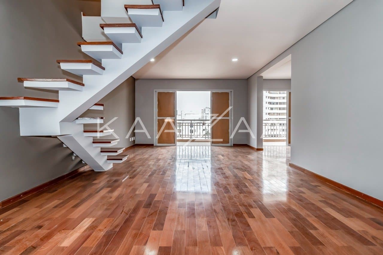 Reformada para te receber. Cobertura duplex com vista livre em Moema. - Foto 1