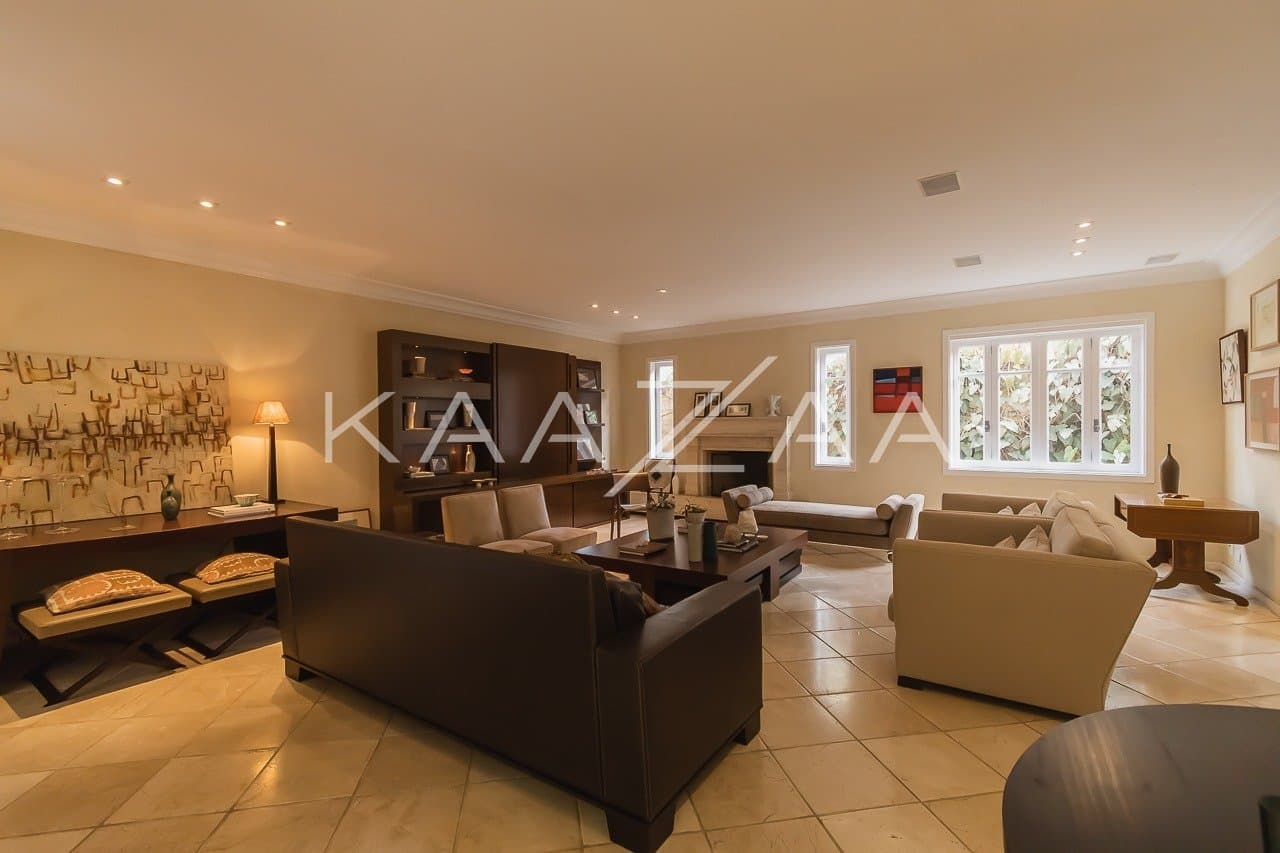 Casa muito ampla e ensolarada, em condominio de rua fechada com muita segurança na Cidade Jardim. - Foto 2