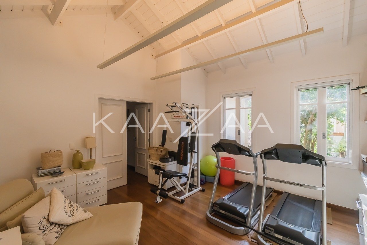 Casa muito ampla e ensolarada, em condominio de rua fechada com muita segurança na Cidade Jardim. - Foto 25