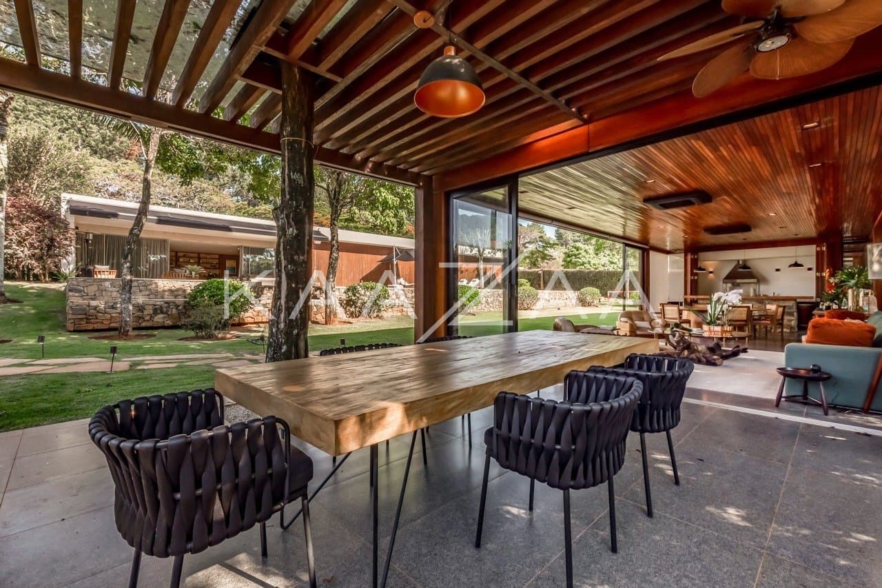 Casa térrea muito arejada, simplesmente impecável. Mobiliada com design, na Fazenda Boa Vista. - Foto 13