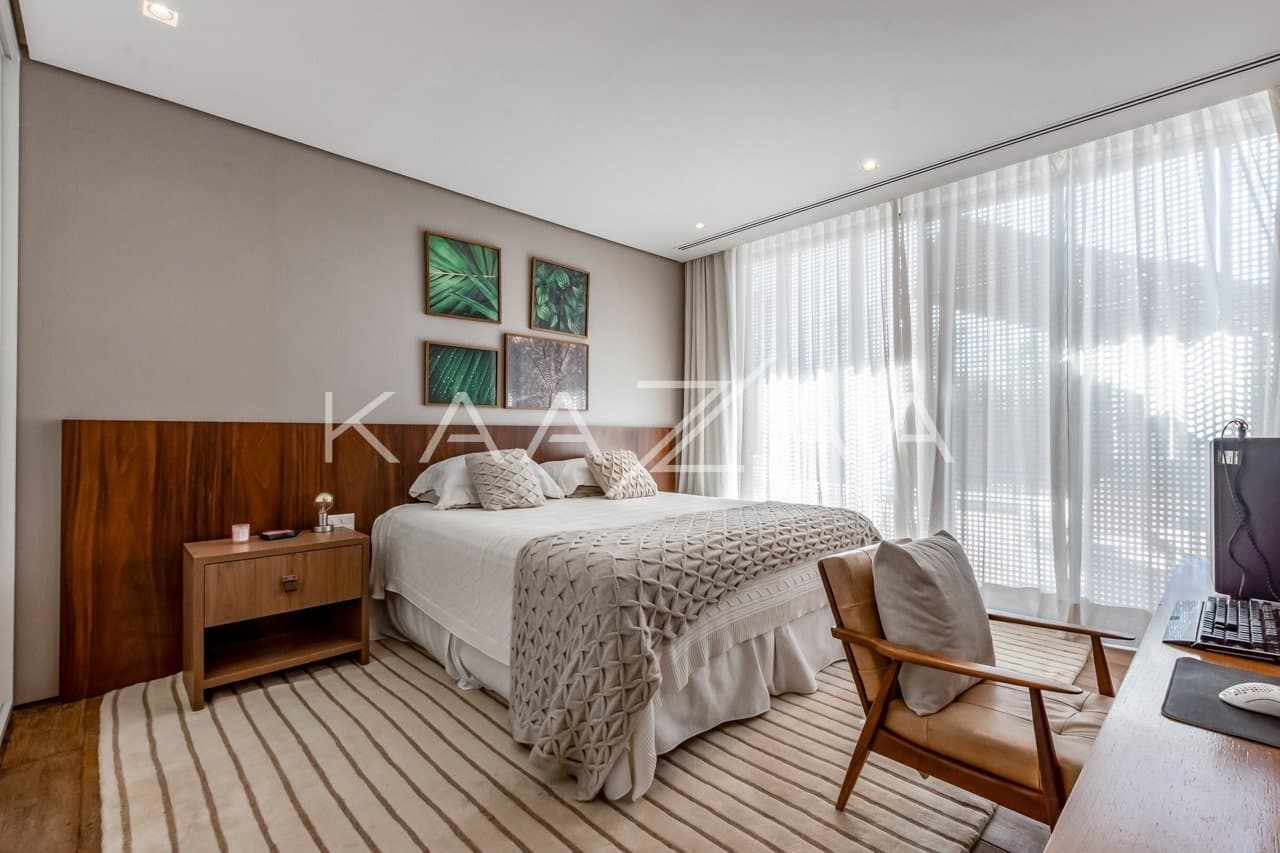 Casa térrea muito arejada, simplesmente impecável. Mobiliada com design, na Fazenda Boa Vista. - Foto 27