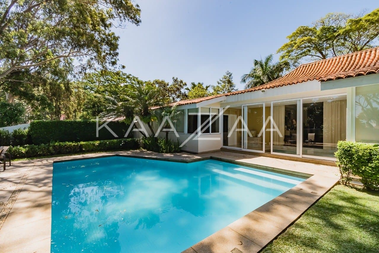 Deliciosa casa térrea no Real Parque, com lazer completo, rodeada de árvores e muito ensolarada. - Foto 1