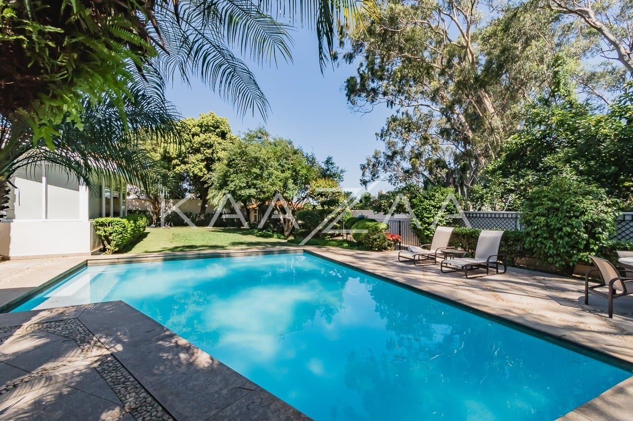 Deliciosa casa térrea no Real Parque, com lazer completo, rodeada de árvores e muito ensolarada. - Foto 3