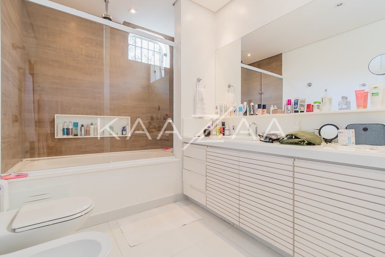 Deliciosa casa térrea no Real Parque, com lazer completo, rodeada de árvores e muito ensolarada. - Foto 25