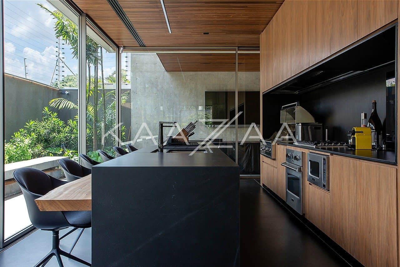 Contemporânea e toda mobiliada: casa com ambientes livres e jardim magnífico em rua fechada em Alto de Pinheiros. - Foto 6