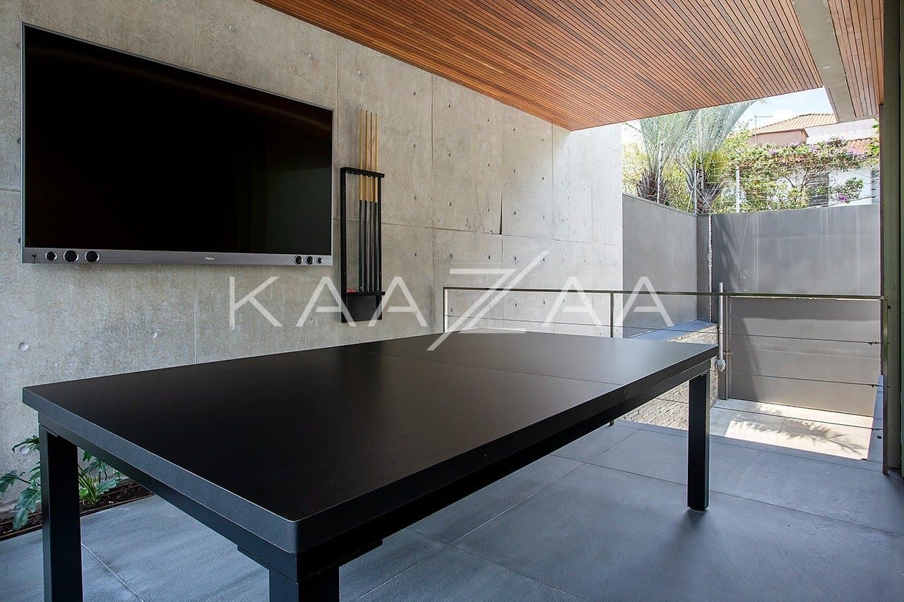 Contemporânea e toda mobiliada: casa com ambientes livres e jardim magnífico em rua fechada em Alto de Pinheiros. - Foto 7