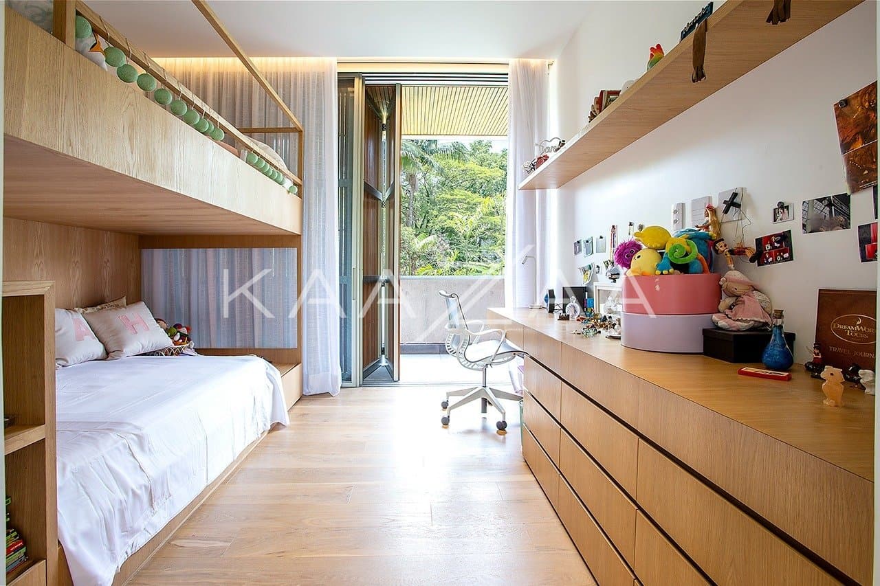 Contemporânea e toda mobiliada: casa com ambientes livres e jardim magnífico em rua fechada em Alto de Pinheiros. - Foto 30