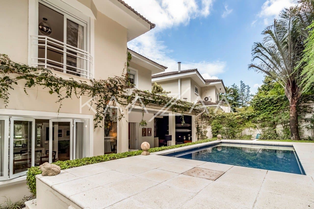 Diversos ambientes agradáveis para uma vida sossegada, nesta casa de condomínio no Jardim Guedala. - Foto 1