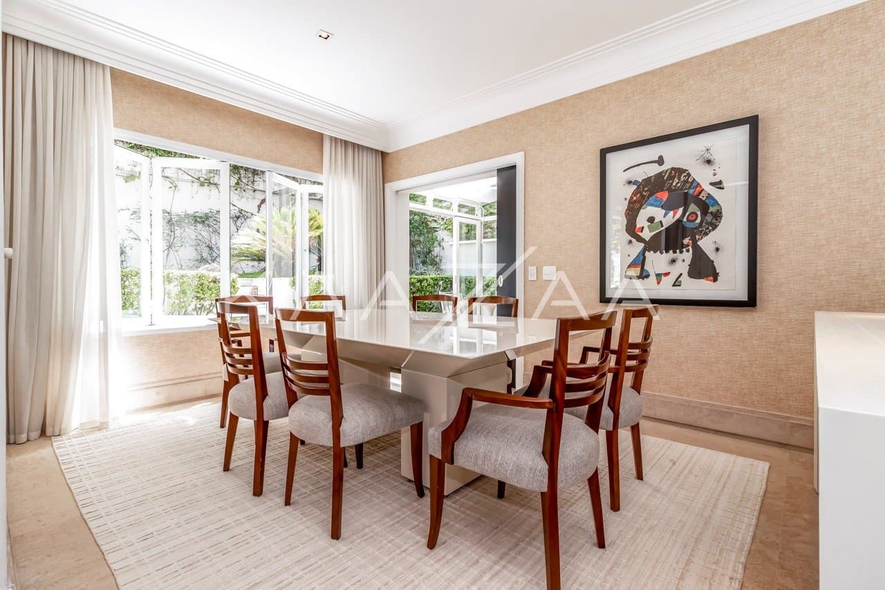 Diversos ambientes agradáveis para uma vida sossegada, nesta casa de condomínio no Jardim Guedala. - Foto 13