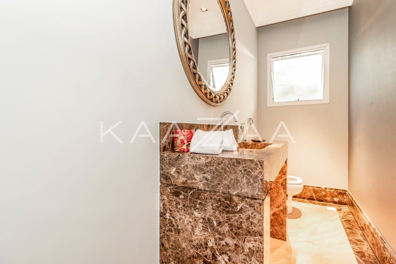 Diversos ambientes agradáveis para uma vida sossegada, nesta casa de condomínio no Jardim Guedala. - Foto 14