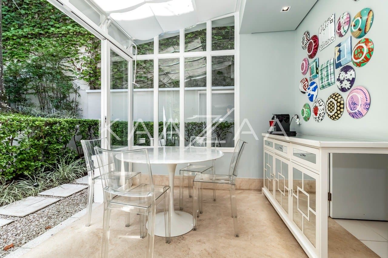 Diversos ambientes agradáveis para uma vida sossegada, nesta casa de condomínio no Jardim Guedala. - Foto 15