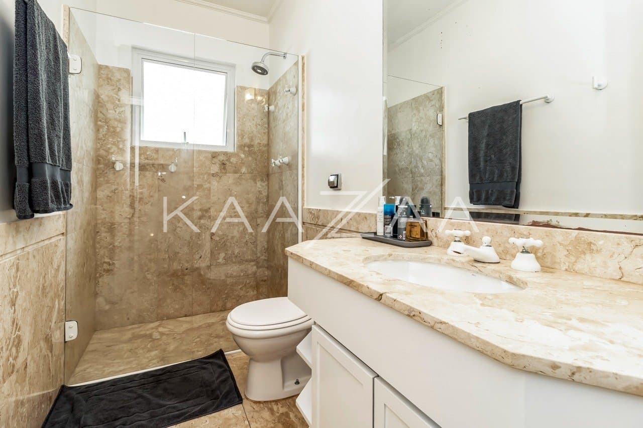 Diversos ambientes agradáveis para uma vida sossegada, nesta casa de condomínio no Jardim Guedala. - Foto 21